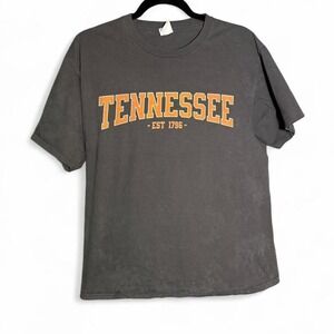University of Tennessee orange and grey short sleeve t shirt. Size M